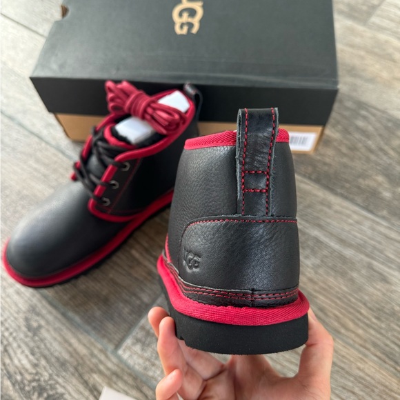 Brand New UGG Neumel Leather Men’s Boots “Black/Red” - Picture 5 of 11